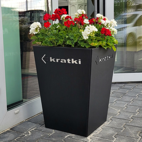 Steel planter with Kratki logo