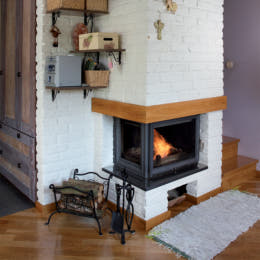 Čuguna kamīns ZUZIA kreisais 15 kW Ø 200