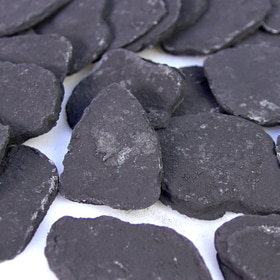 elementy ceramiczne czarne Black flakes kpl 05 kg